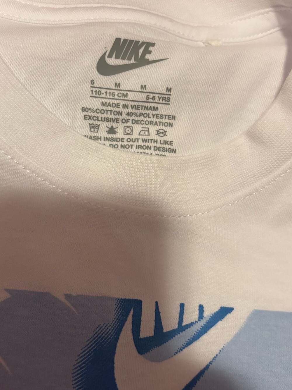 Nike  Boys 2-Piece Graphic Tee and Mesh Shorts Set Size 6
NWT - Picture 4 of 4
